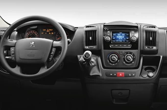 Новий Peugeot Boxer інтер’єр 