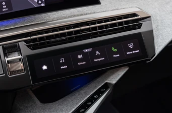 Новий Peugeot e-3008 технології та безпека Фото 2