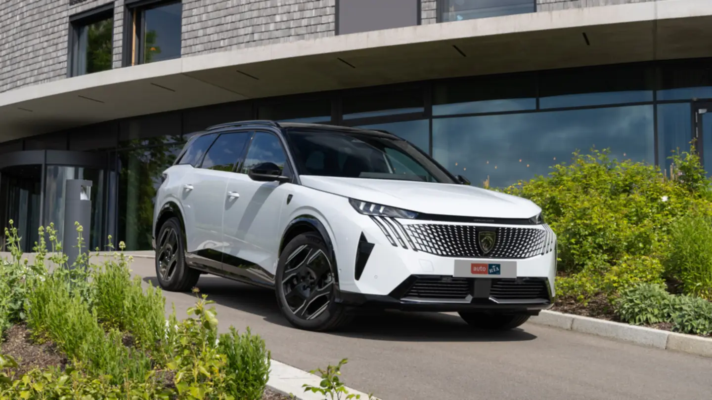 Новий Peugeot e-5008 Фото Фото 2