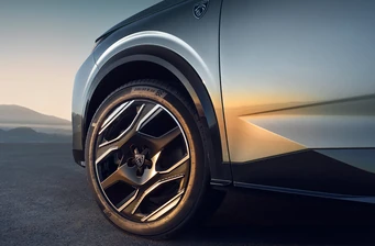 Новий Peugeot e-5008 екстер’єр Фото 3