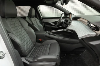 Новий Peugeot e-5008 інтер’єр Фото 2