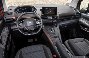 Новий Peugeot e-Rifter інтер’єр Фото 2