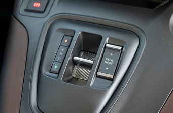 Новий Peugeot e-Rifter технології та безпека Фото 5