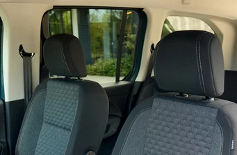 Новий Peugeot Rifter інтер’єр Фото 2