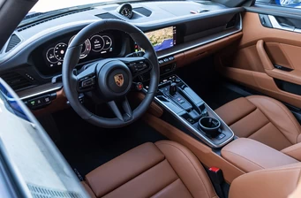 Новий Porsche 911 інтер’єр 