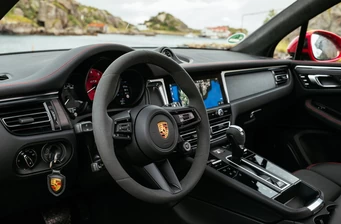 Новий Porsche Macan інтер’єр 