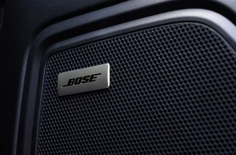 Новий Porsche Macan технології та безпека 