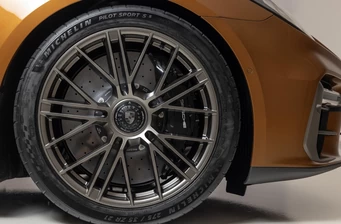 Новий Porsche Panamera екстер’єр Фото 2
