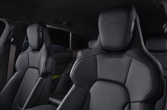 Новий Porsche Taycan Cross Turismo інтер’єр 