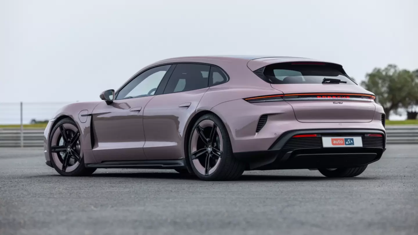 Новий Porsche Taycan Sport Turismo Фото Фото 4