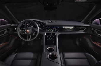 Новий Porsche Taycan Sport Turismo інтер’єр 