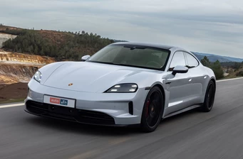 Новий Porsche Taycan технології та безпека Фото 2