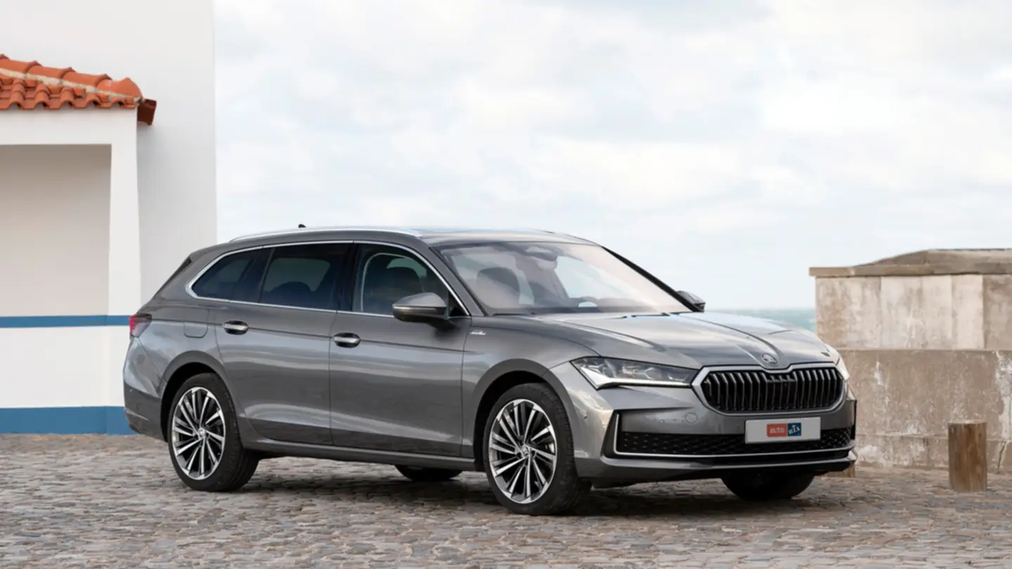 Новий Skoda Superb Фото Фото 2