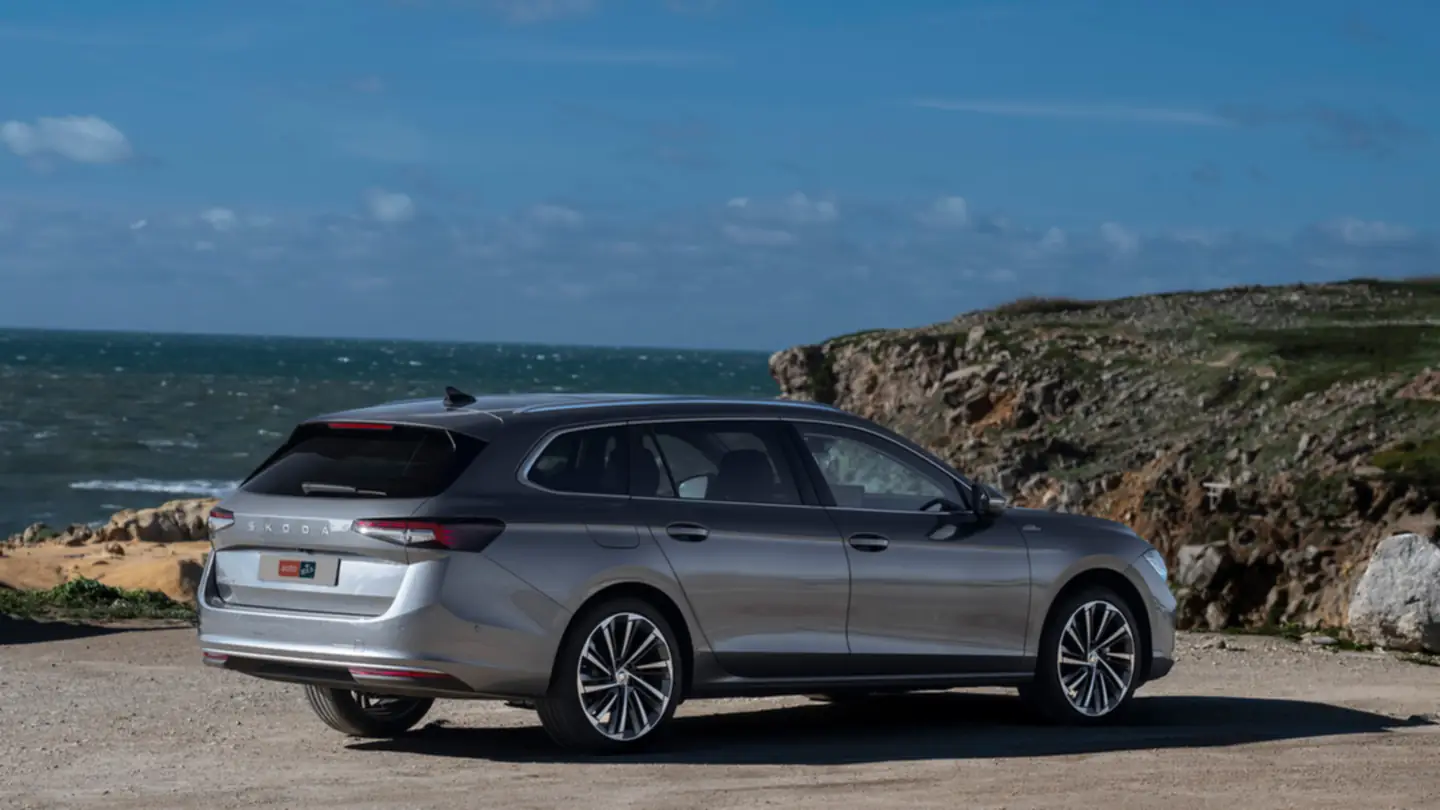 Новий Skoda Superb Фото Фото 3