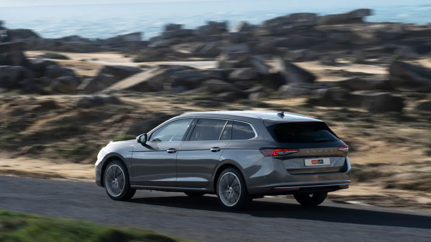 Новий Skoda Superb Фото Фото 4