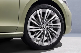 Новий Skoda Superb екстер’єр Фото 3