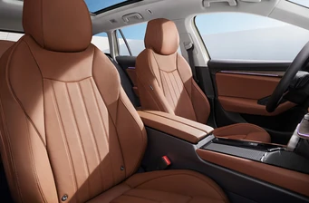 Новий Skoda Superb інтер’єр Фото 2