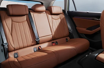 Новий Skoda Superb інтер’єр Фото 3