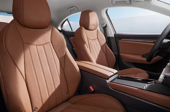 Новий Skoda Superb інтер’єр 