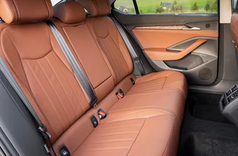Новий Skoda Superb інтер’єр Фото 2