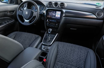 Новий Suzuki Vitara інтер’єр 