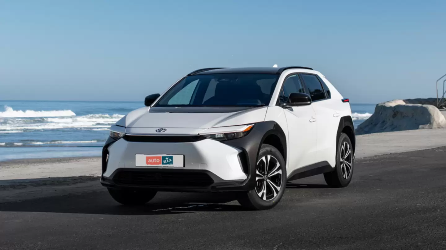 Новий Toyota bZ4X Фото 