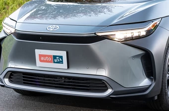Новий Toyota bZ4X екстер’єр 
