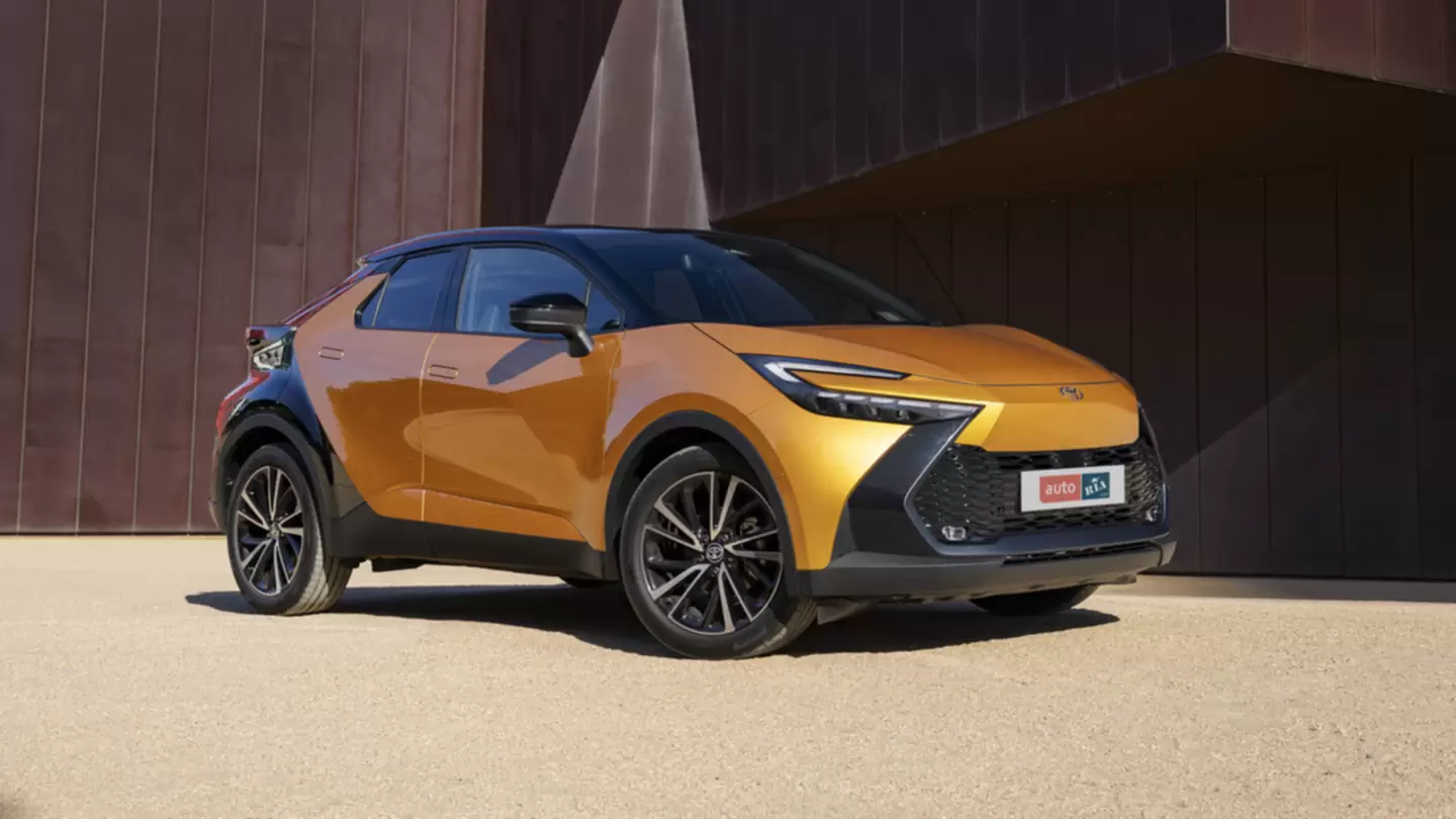 Новий Toyota C-HR Фото Фото 2