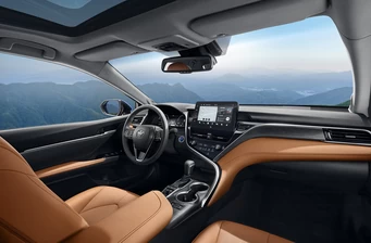 Новий Toyota Camry інтер’єр 