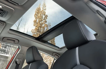 Новий Toyota Camry інтер’єр Фото 3