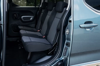 Новий Toyota Proace City Verso інтер’єр Фото 2