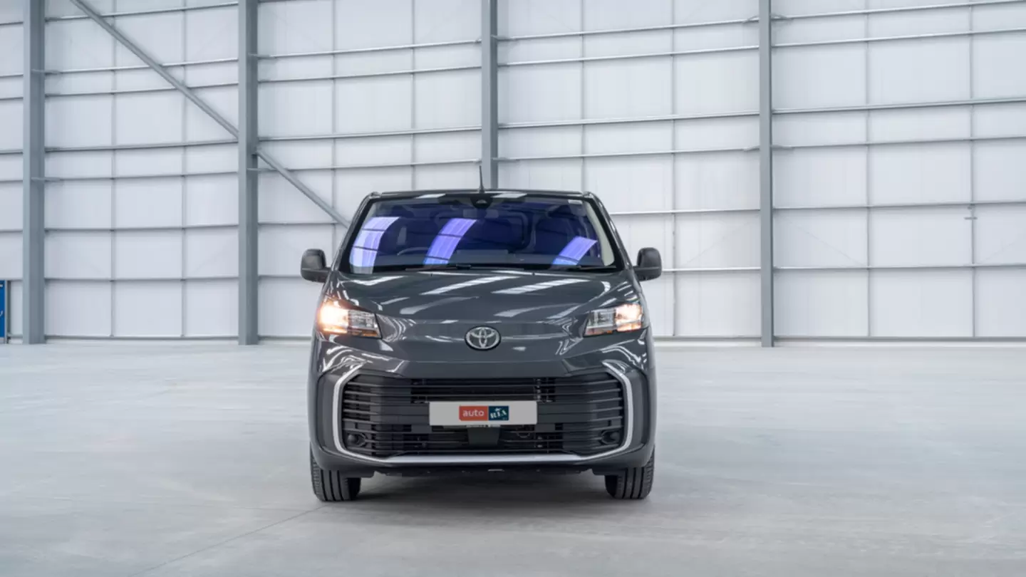 Новий Toyota Proace Фото Фото 2