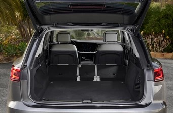 Новий Volkswagen Touareg інтер’єр Фото 3