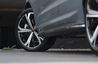 Новий Volvo XC60 Recharge екстер’єр Фото 3