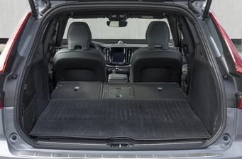 Новий Volvo XC60 Recharge інтер’єр Фото 3