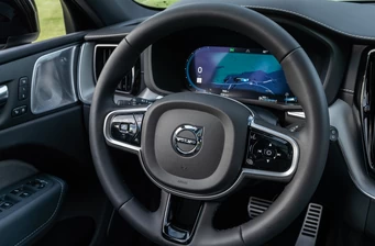 Новий Volvo XC60 технології та безпека Фото 4