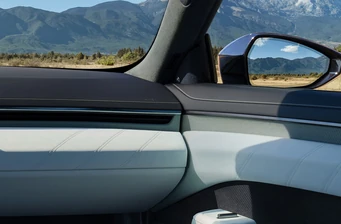 Новий Zeekr 001 інтер’єр Фото 2