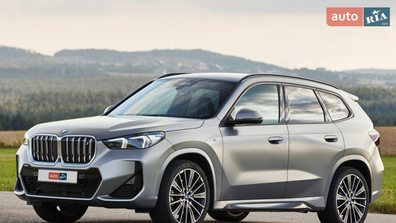 Новий BMW iX1 U11 кросовер - фото 10