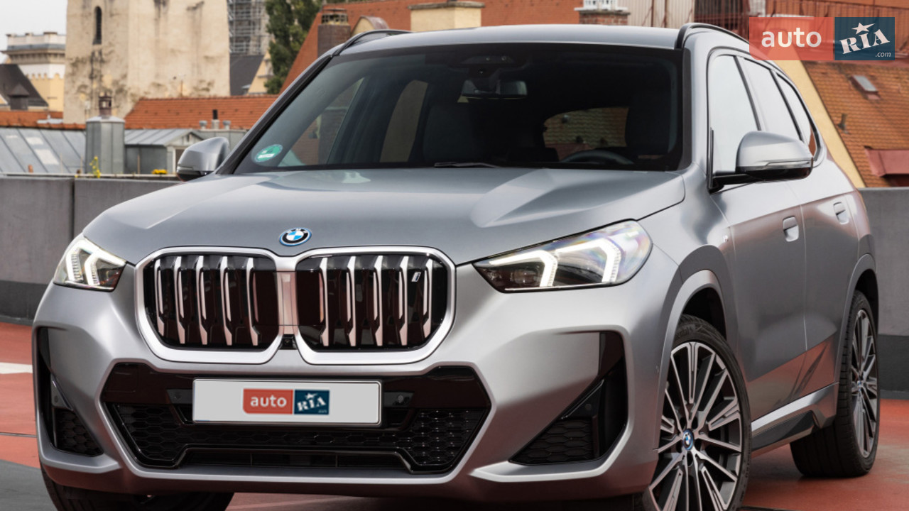 Новый BMW iX1 U11 кроссовер - фото 4