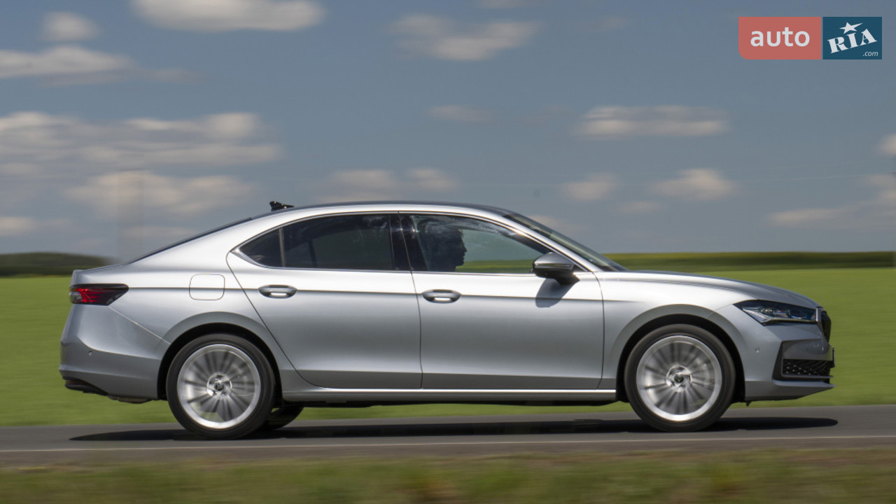 Новый Skoda Superb 4 поколение лифтбэк - фото 4