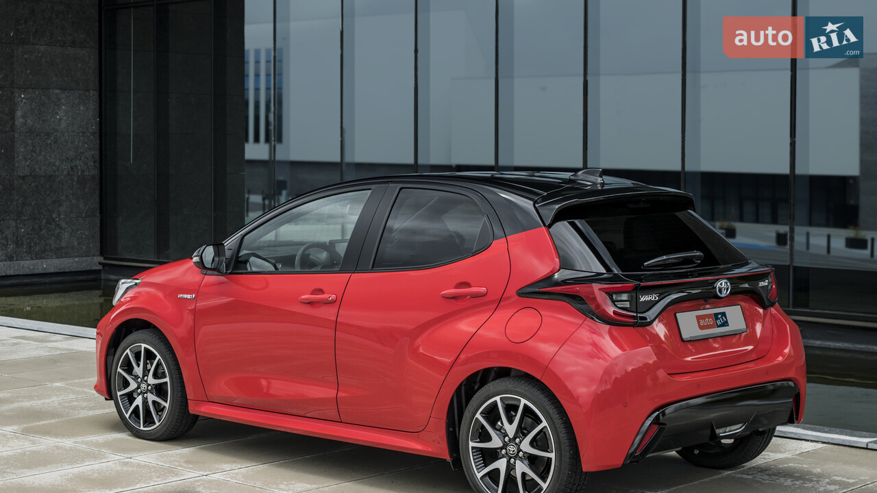 Новий Toyota Yaris 4 поколение хетчбек - фото 3