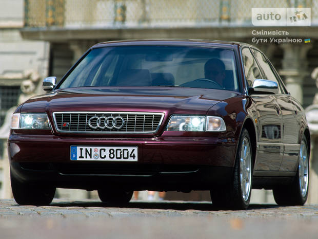 Audi S8 D2 Седан