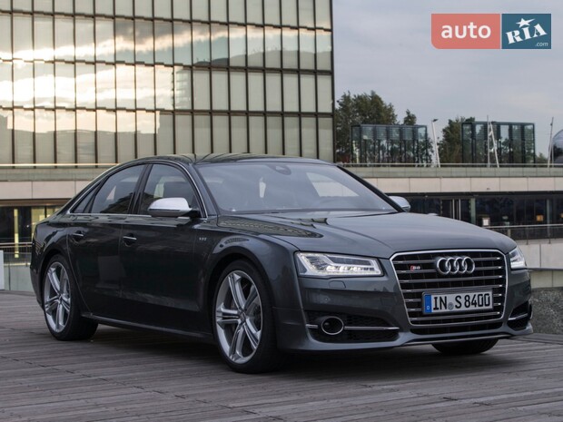 Audi S8