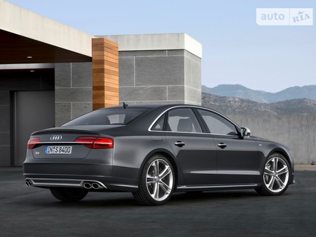 Audi S8