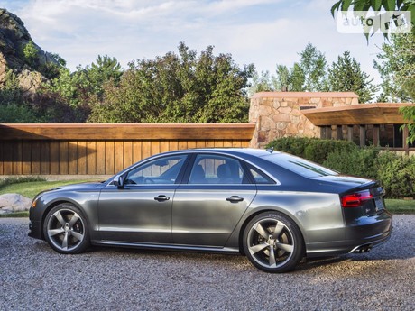 Audi S8