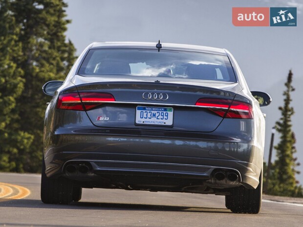 Audi S8