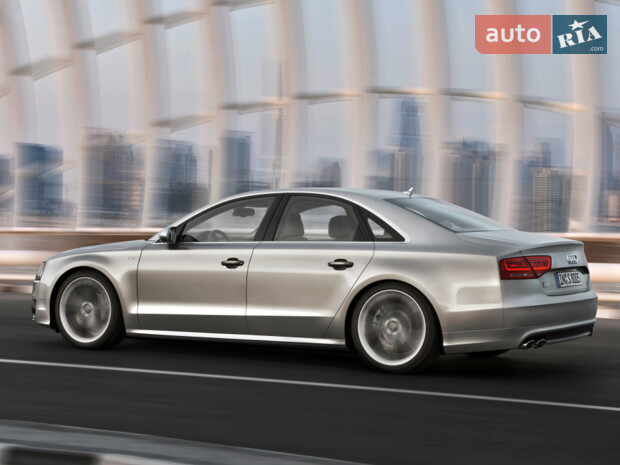Audi S8
