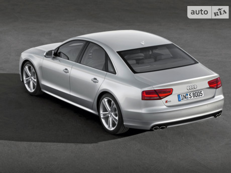 Audi S8 2013