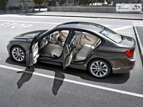 BMW 3 Series 2011