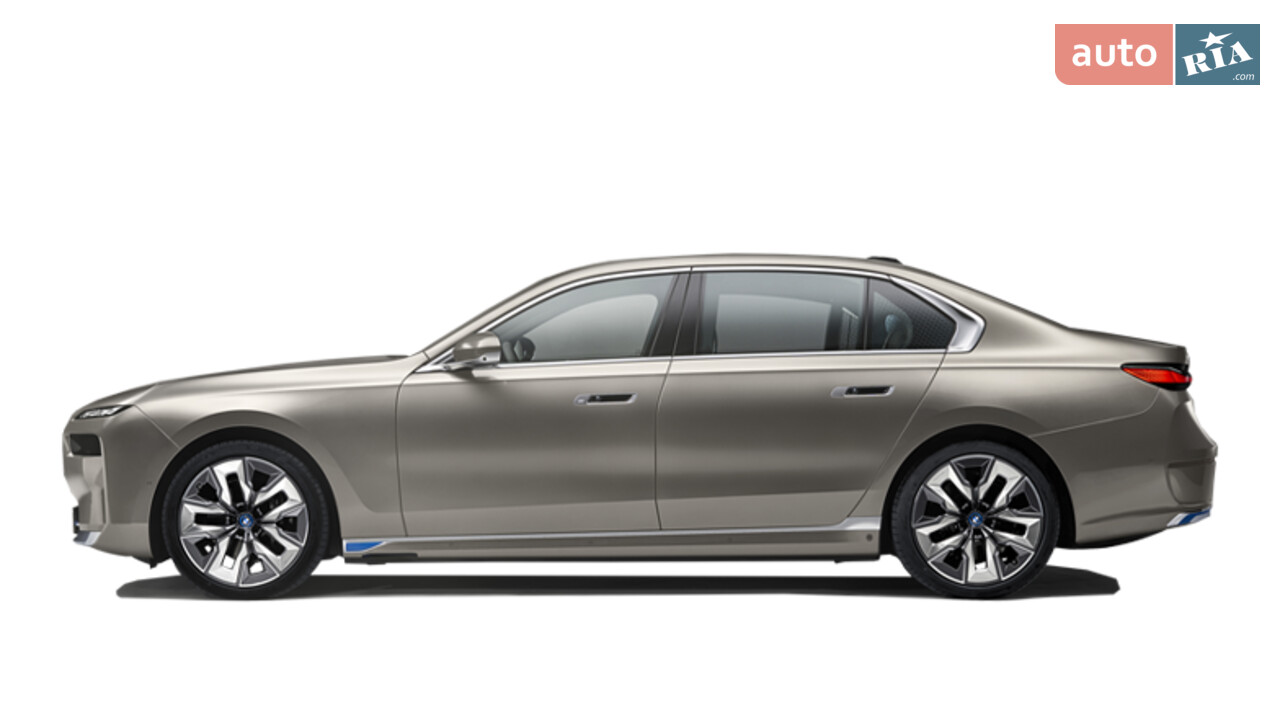 Новый BMW i7 G70 седан